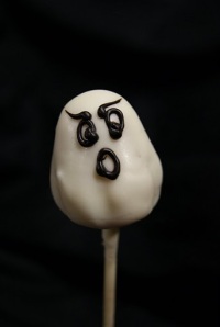 thecakepop.com ghost halloween cake pops